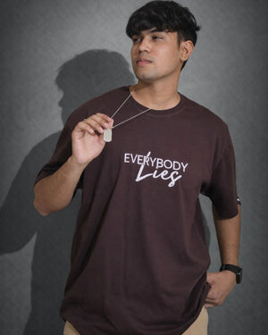 EVERYBODY Lies – Oversized Fit T-shirt
