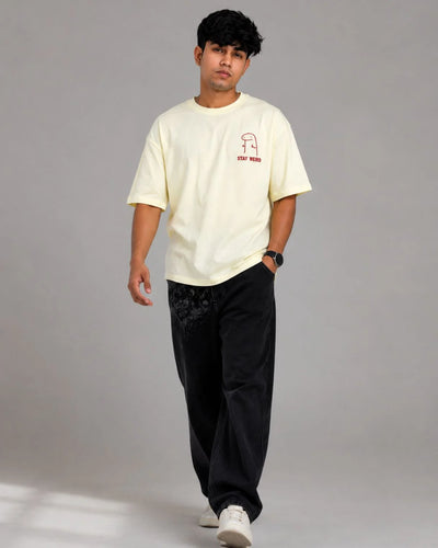 Stay Weird – Oversized Fit T-shirt